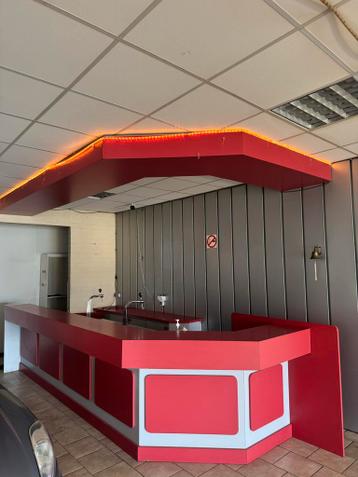 Complete bar GRATIS AF TE HALEN met opslagruimte