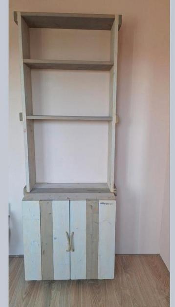Steigerhouten kast voor kinder- of woonkamer
