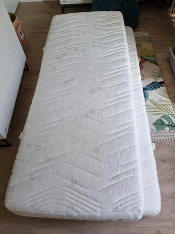 2 latex matrassen 90x220