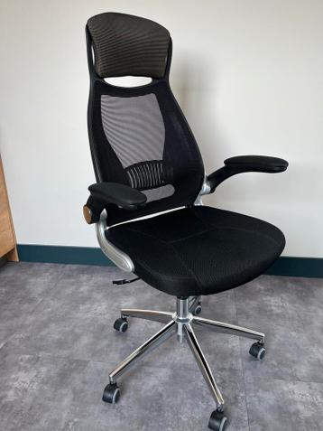 Twee bureaustoelen met mankementen - gratis af te halen