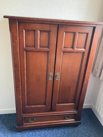 Gratis: handzame woonkamerkast