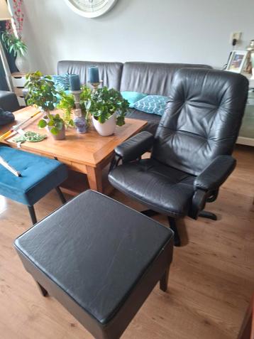 *** Zwart leren fauteuil met voetenbank***