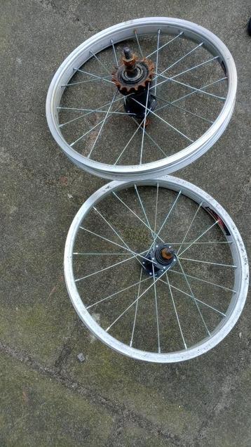 wielen 16 inch, 2 sets (4 wielen in totaal) | Gratis