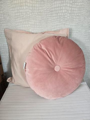 2 Roze Kussentjes - Rond en Vierkant