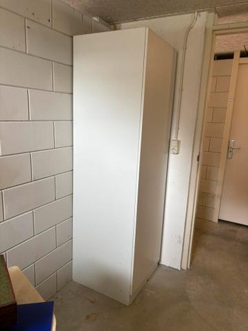 Klerenkast 59x59x200cm