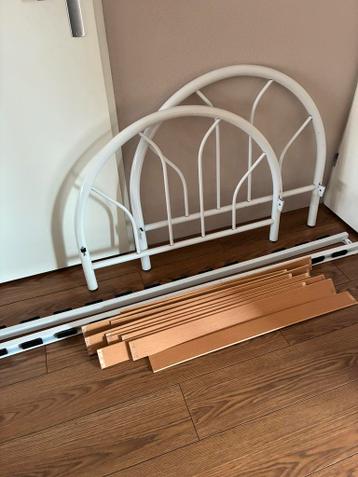 Metalen 1 persoonsbed / oud ijzer