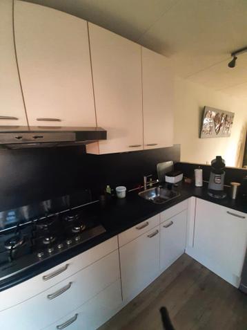 Gratis af te halen keuken incl. apparatuur (14 jaar oud)