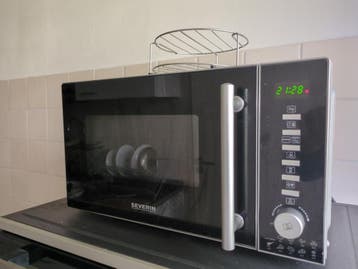 Uitstekende Severin Magnetron, Oven en Gril - 3 in 1!
