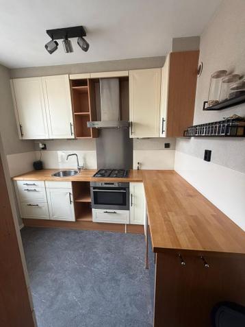 Keuken met houten keukenblad gratis afhalen