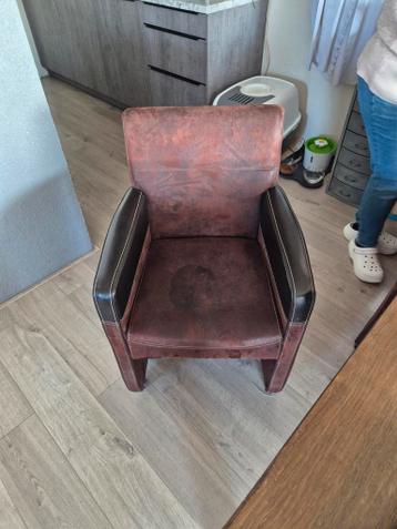 Gratis af te halen, 6 eetkamerstoelen.