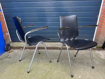 2 buisframe stoelen