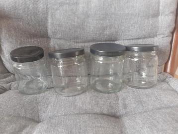 Jampotjes met zwarte deksels - 4 stuks