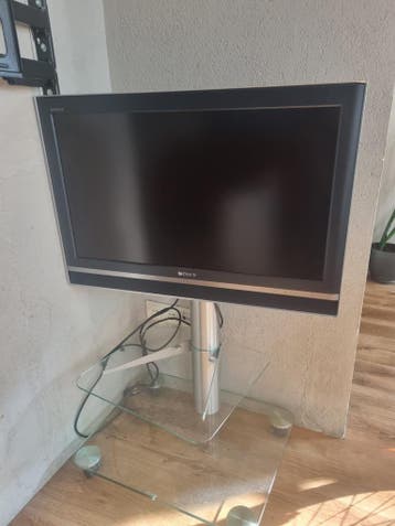 Sony bravia met afstandsbediening en stand - Gratis