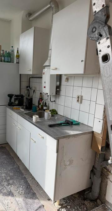 Gratis afhalen: Keuken met bovenkastjes en Liebherr koelkast
