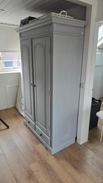 Kast, niet meer perfecte staat