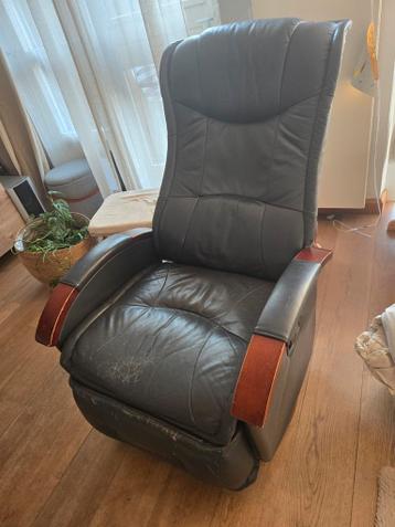 Blauwe leren relaxstoel met voetensteun