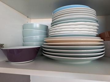 Gratis: Diverse borden + kommen