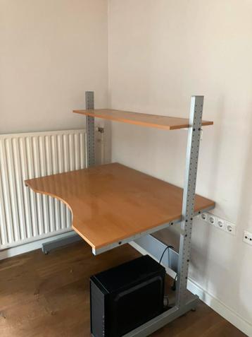 computertafel/ bureau