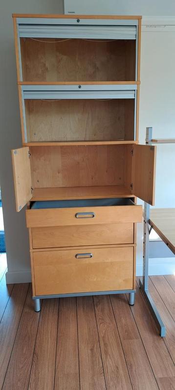 Gratis af te halen, hoge nette kast.