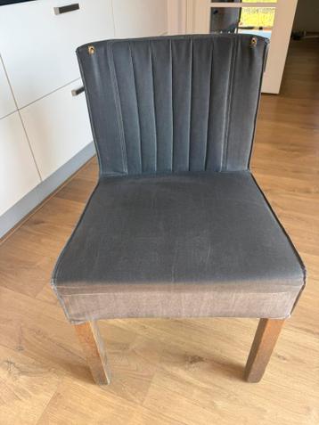 GRATIS af te halen 8x Eetkamerstoelen – Grijs/Antraciet