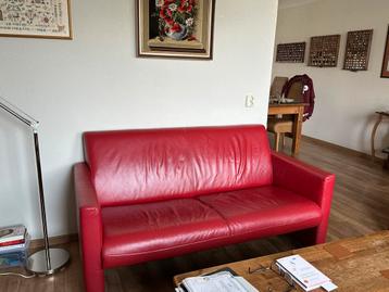 Rode leren banken (2) en fauteuils (2)