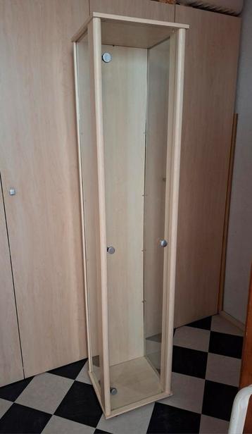 Gratis af te halen vitrinekastje