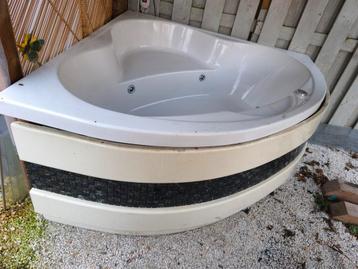 Jacuzzi 1m40 x 1m40 met siervoorzetfront