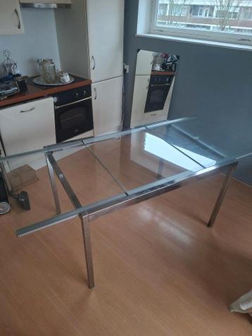 Tafel uitschuifbaar glas met stoelen gratis