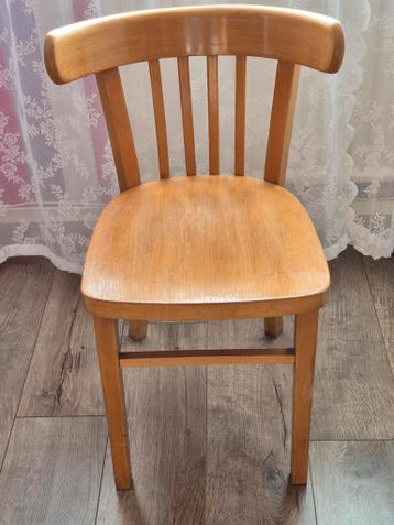 Gratis  leuke houten stoel