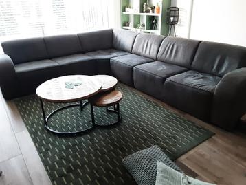 GRATIS HOEKBANK, VANAVOND OPHALEN