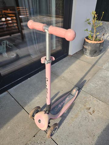 Globber step roze - Gebruikt, maar in goede staat