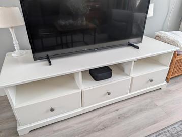 Stevige tv kast met 3 laden Ikea atis af te halen in Wijchen