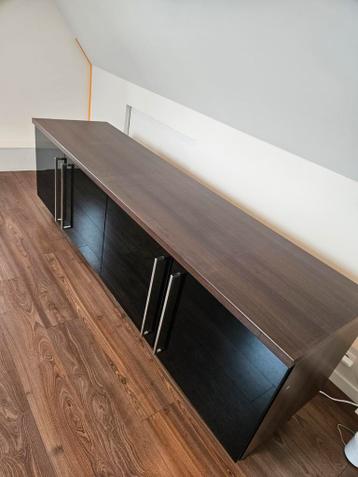 GRATIS Grote kast met deuren - 242x60x77cm