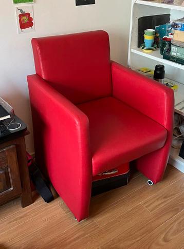 GRATIS Rode zitstoel zsm ophalen!