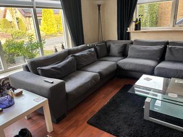Gratis grote hoekbank met uitwasbare hoezen