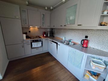 Gratis keuken met inbouwapparatuur