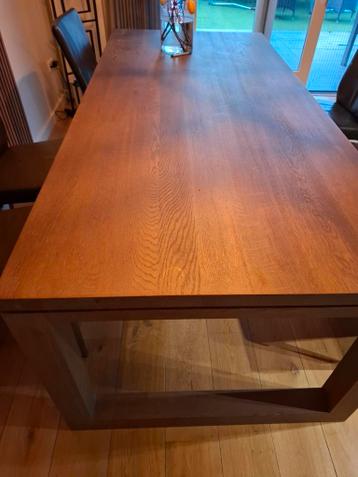 Eetkamertafel 1.40 x 2.20 gratis af te halen