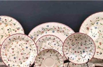 Staffordshire Oakwood Servies gezocht.