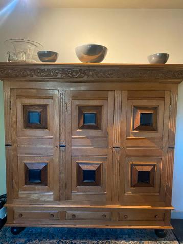 Kussenkast met 3 deuren en lades