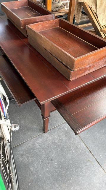 Mooie houten salontafel met uitschuifbare bladen