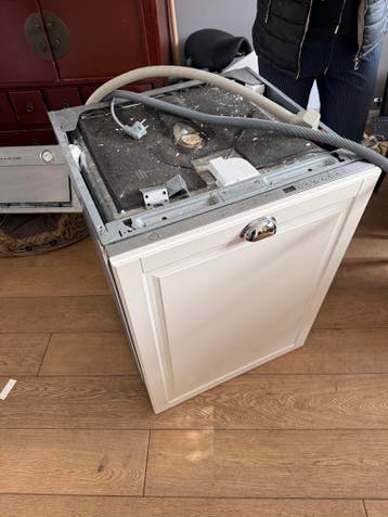 Wasmachine met wit paneel