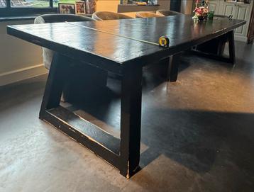 Grote zwarte houten tafel - 300x100x73cm