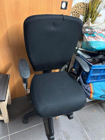 Gratis Bureaustoel Zwart met Gasvering - Hoogte Verstelbaar