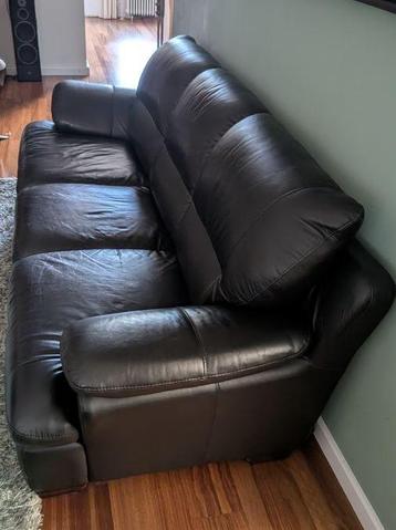 Zwart leren 3 zits bank met bijpassende fautuil