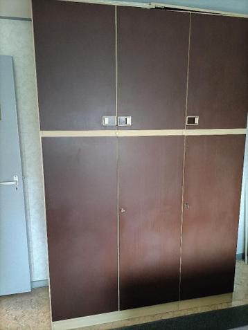 vintage 3deurs kledingkast