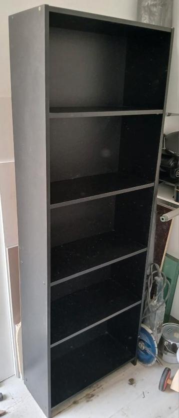 Boekenkast zwart