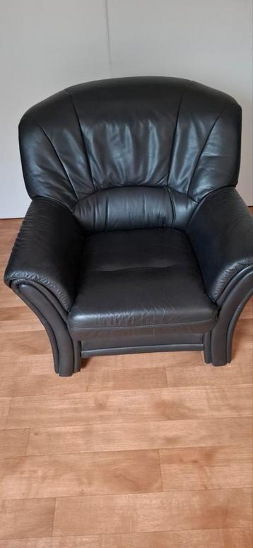Zwarte fauteuil