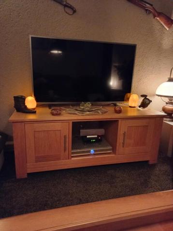 Tv meubel is gratis bij kopen van mijn andere advertenties