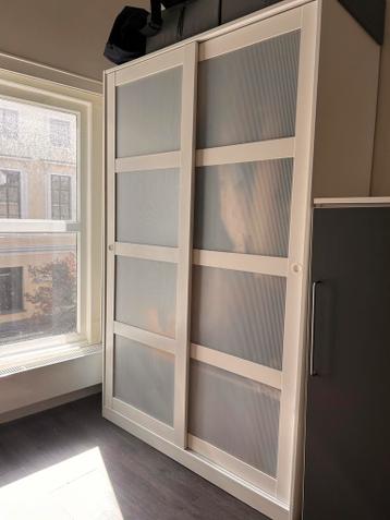 Kledingkast • Wit • Schuifdeuren