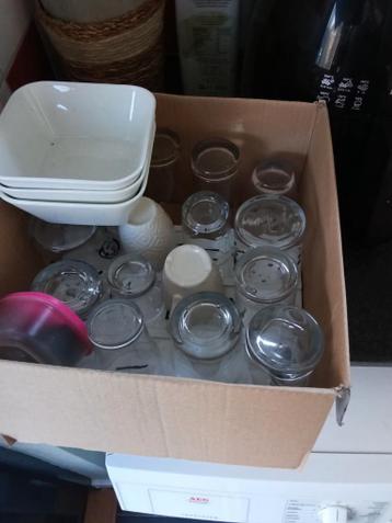 Glazen en schaaltjes